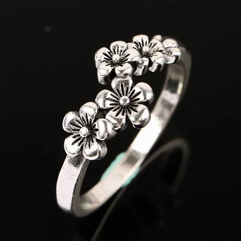 Silver Flower Ring for Women Cute Simple Dainty Rings for Mother's Day Valentine's Day Summer Holiday Gifts