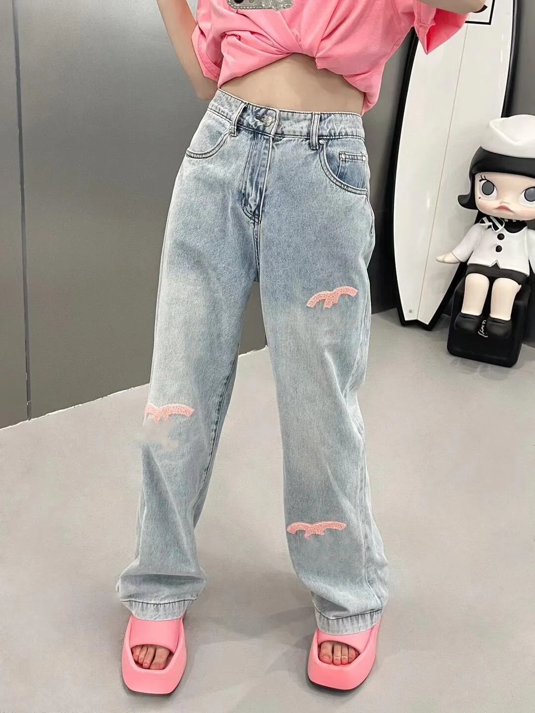 2024 jeans kvinnor byxor storlek s-l- kvinnors hög midja designer rakt genom breda benbyxor visar tunna c4-klädbyxor säljer som heta kakor populära