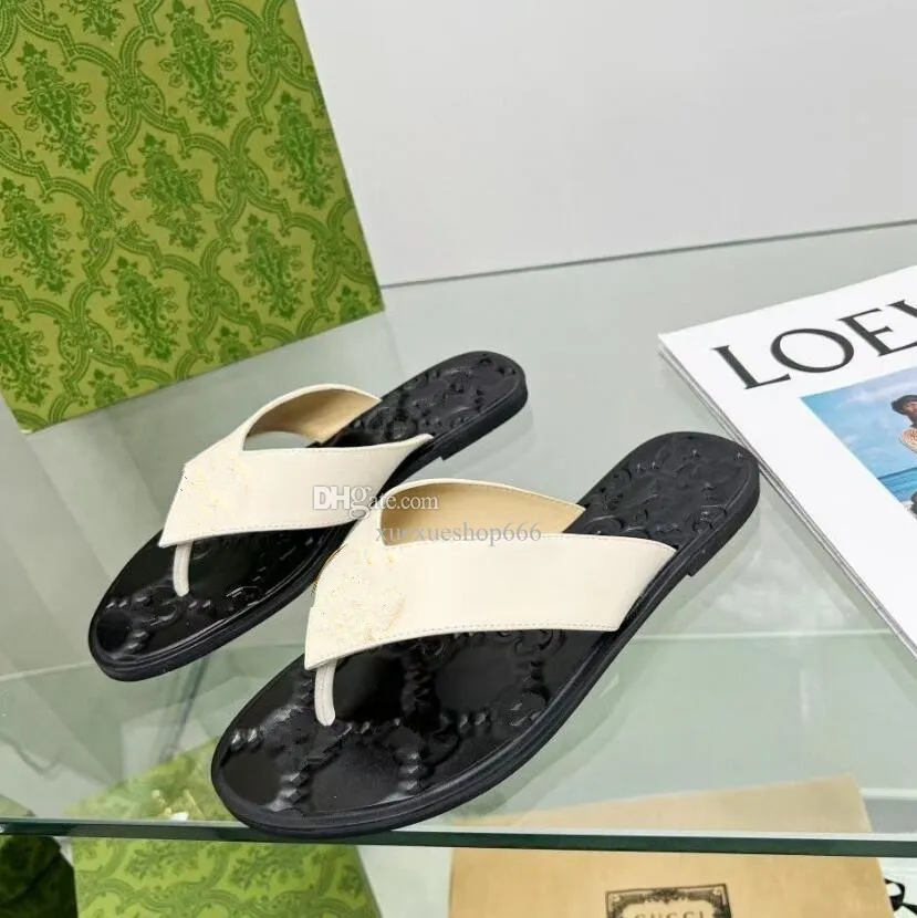 Designerskie buty skórzane sandały sandały flip flop kapcie marka metalowa klamra męskie sandały buty plażowe suwaki designerskie wytłoczone gumowe podeszwa płaskie kapcie suwak