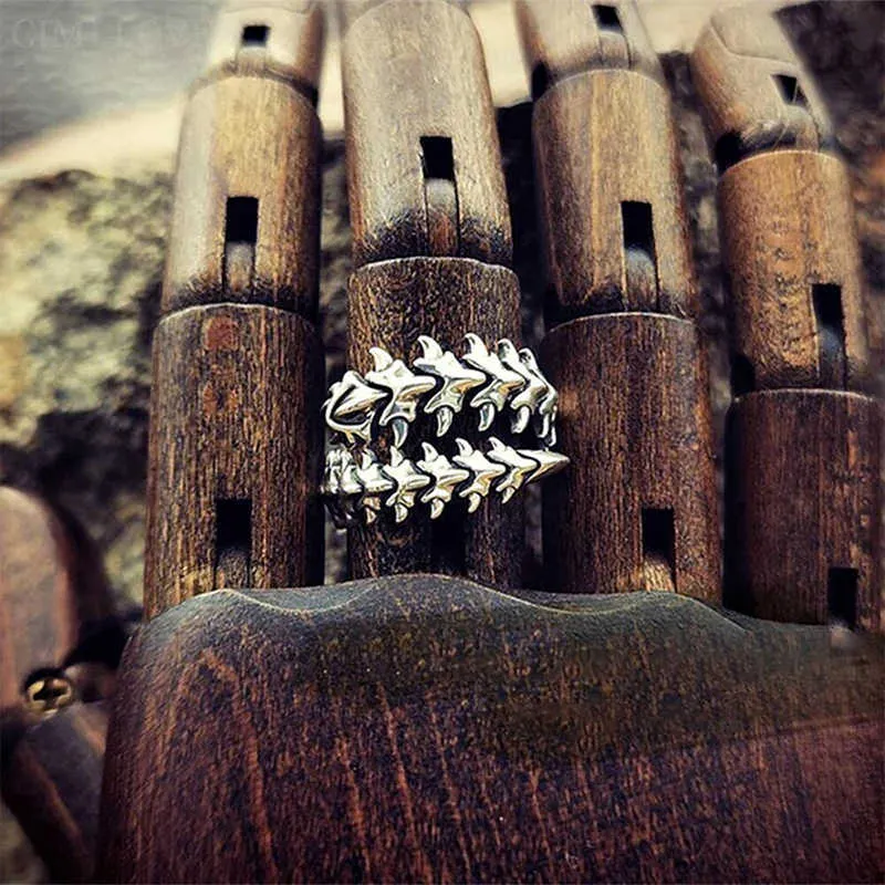 Punk Centipede Ring For Teen Metal Gothic Vintage Winding Couple Opening Ring Retro Silver Ring Woman Summer Jewelry 1PC Звенеть