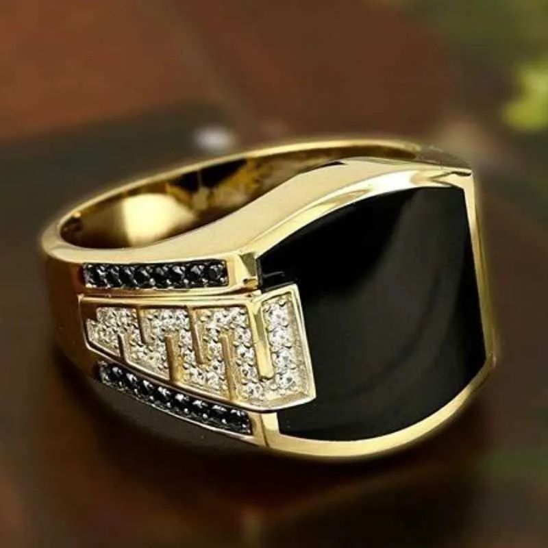 Ring Solitaire Ring Classic Men's Ring Fashion Metal Gold Color inlaid Black Stone Zircon Punk Rings for Men Engagement Wedding Luxury