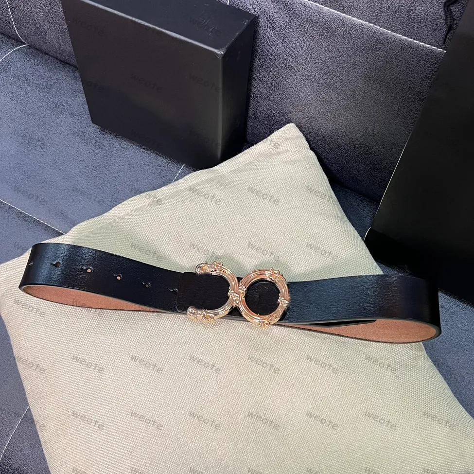 Modedesigner bälte för män cowskin unisex ceinture äkta läder dambälten gräver bokstäver spännbälte cintura luxe tillbehör weote