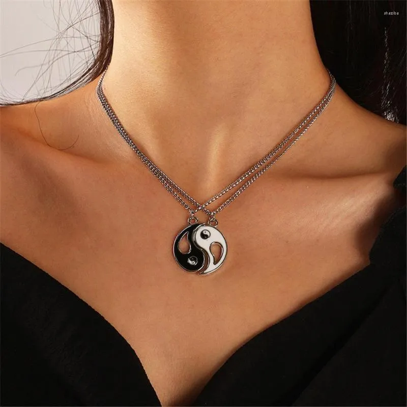 Chains 2 PCS Friends Necklace Jewelry Yin Yang Tai Chi Pendant Couples Paired Necklaces&Pendants Unisex Lovers Valentine's Gift