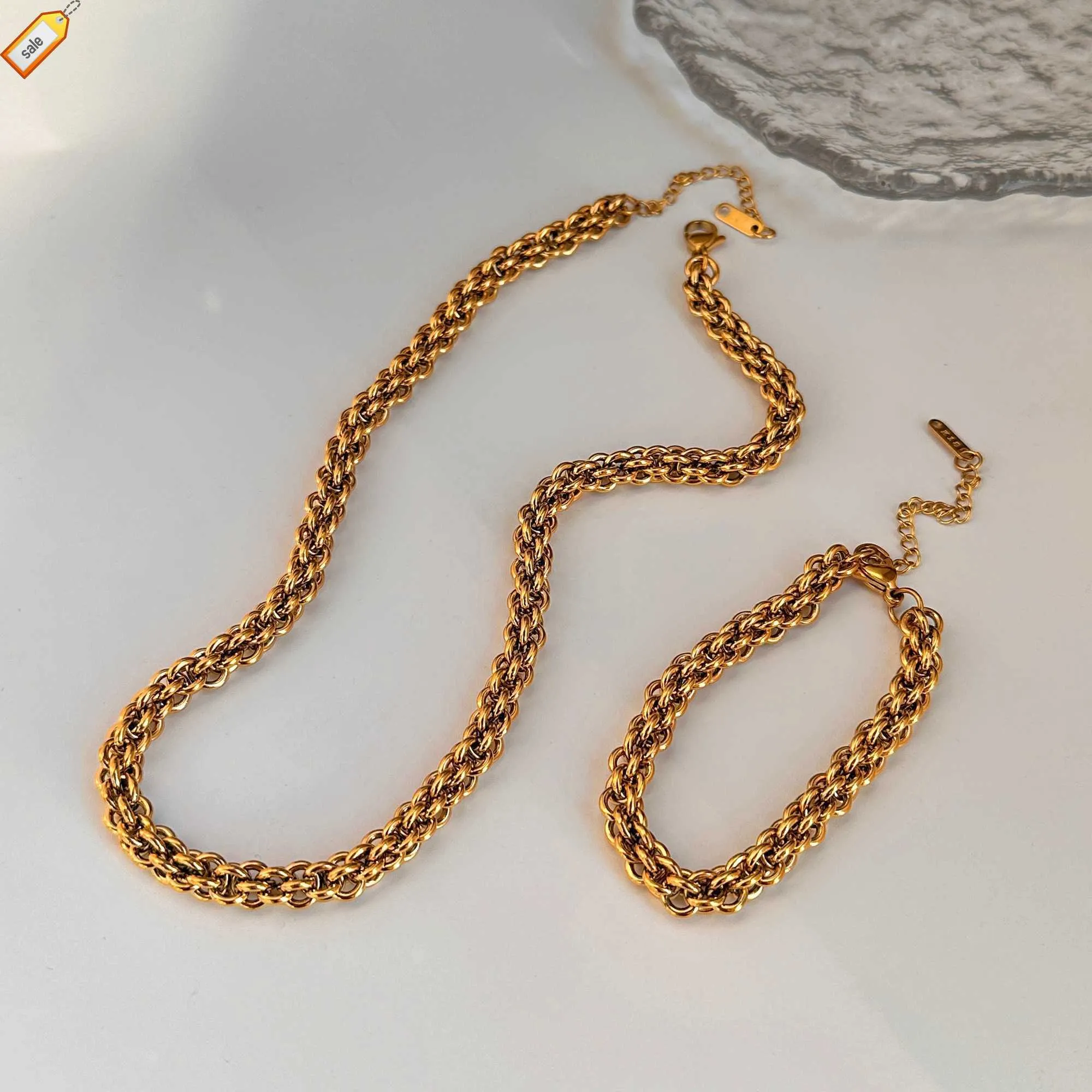 2023 Dazan Nieuwe 18k Vergulde Bezoedelen Gratis Rvs Vintage Maïs Twist Ketting Indiase Luxe Sieraden Set Voor vrouwen