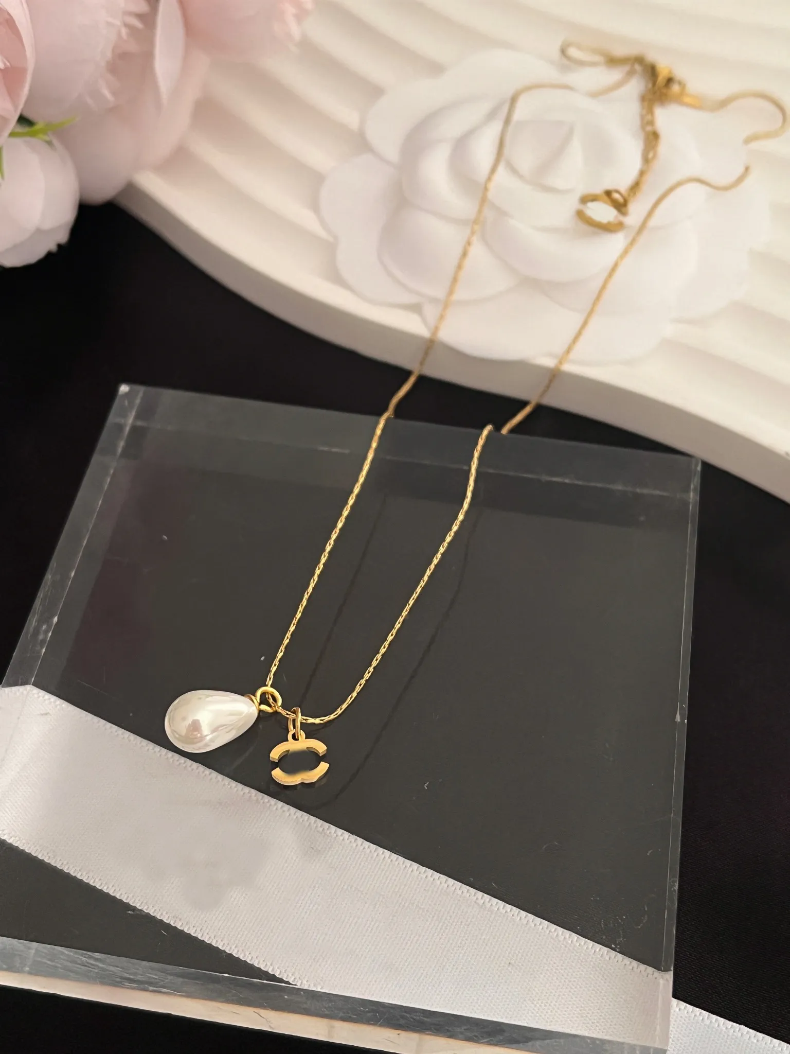 New Style Designer Pearl Pendant Necklaces Famous Women Brand Double Letter Stainless Steel Necklace 18K Gold Plated Clavicular Chain Fashion Jewelry Gift