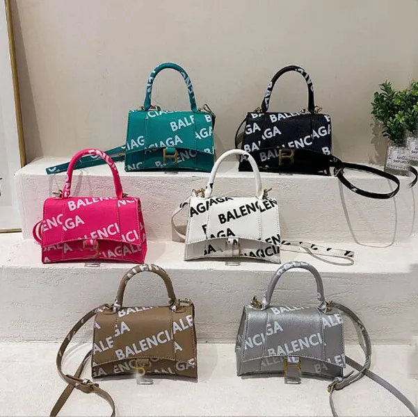 Women Bags 2023 New Korean Classic Fashion Versatile Letter Printing One Shoulder bag Crossbody GRIL handbag
