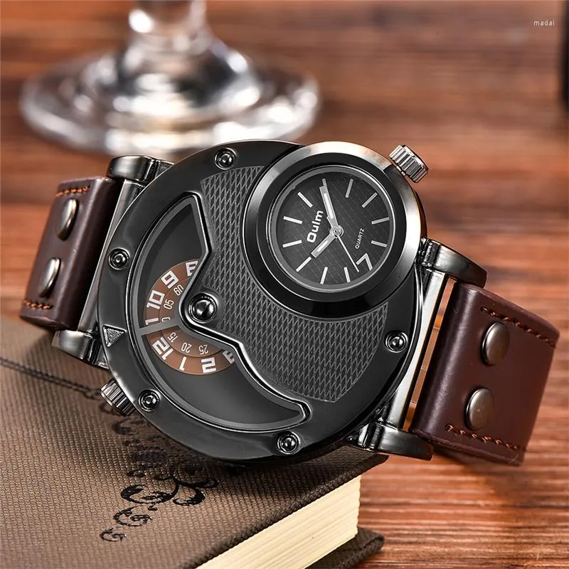 Orologi da polso Oulm Orologi sportivi unici Orologio da polso da uomo con due fusi orari Bussola decorativa Orologio al quarzo maschile Relogio Masculino