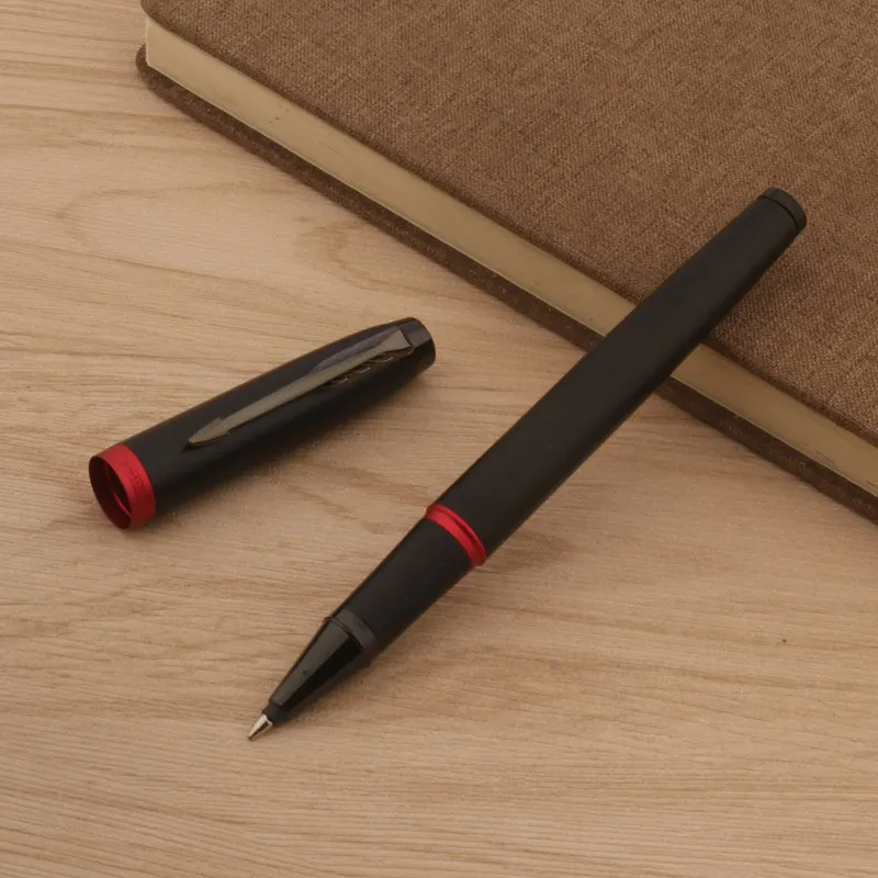 Klasik ok klipsi mat siyah kırmızı ile goldentrim rollerball kalem
