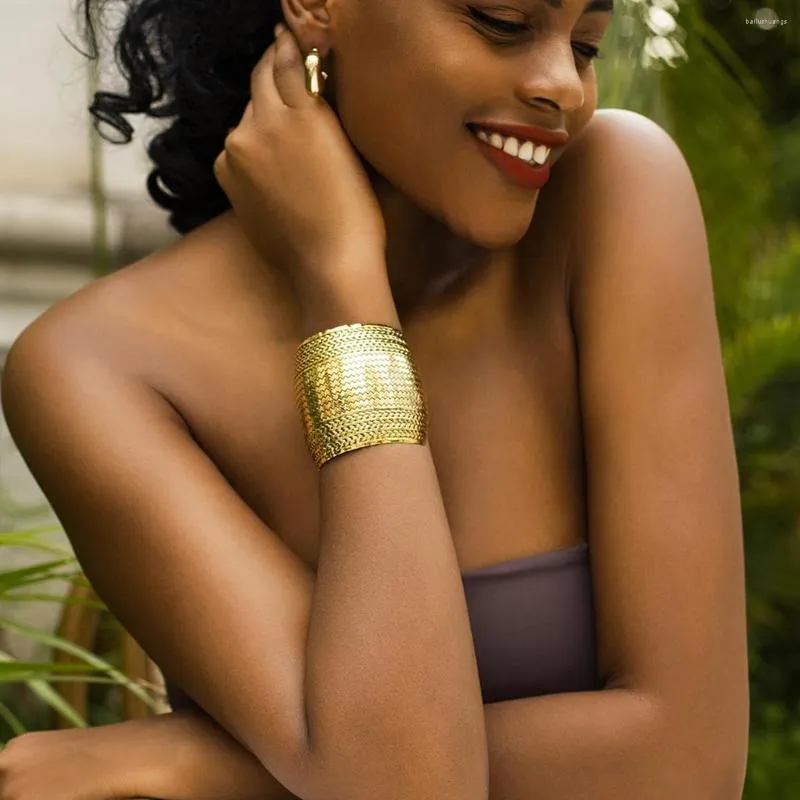 Bracelet rétro exagéré vague incurvée rayure ouverte manchette bracelets pour femme Punk déclaration large gros bracelets africains Bracelet bijoux à la main
