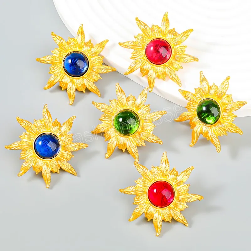 Fashion Metal Harts Geometric Sun Earrings Women's Classic Apprrived Stud Earings Banquet smycken Tillbehör