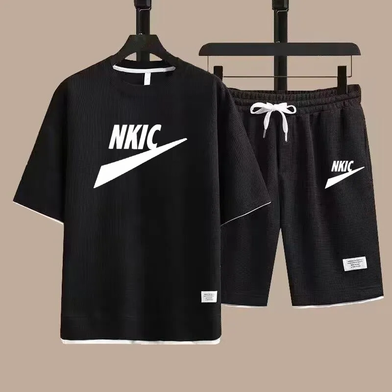 夏のファッション2ピーススポーツブランドブラックTシャツショーツスーツカジュアルメンズセットプリントスポーツウェアクイック乾燥Tシャツの男性セット