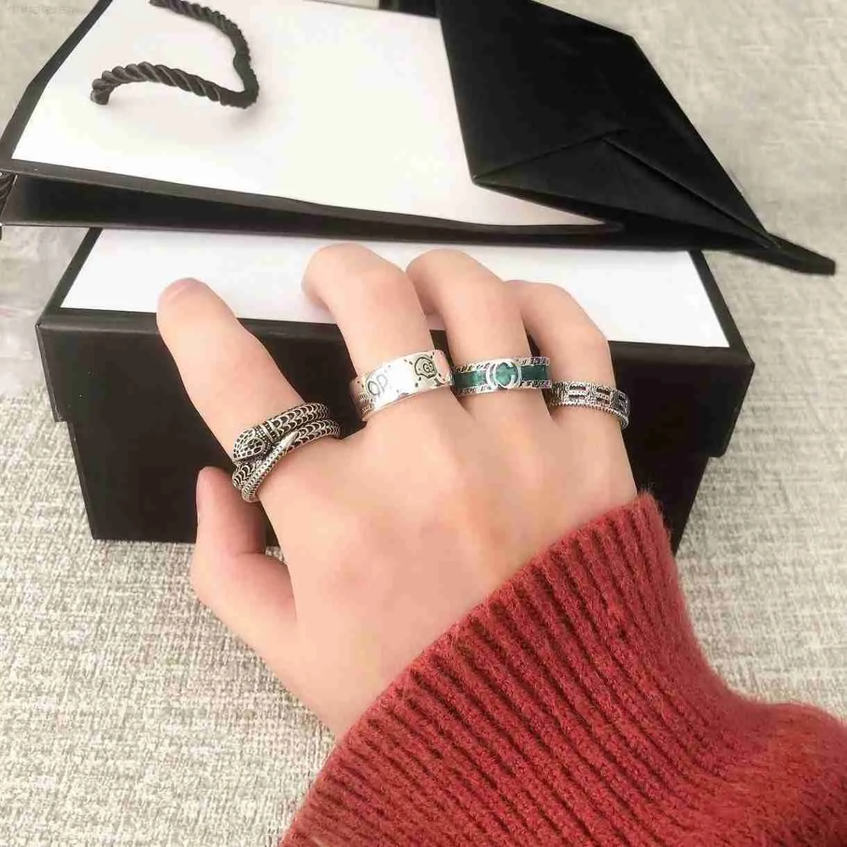 Band Designer 925 Silver Snake g Love a Ring White Copper para Mens Womens Fashion Lovers Rings High-end Quality Couples Ringss with Box Men Women Heart Bague