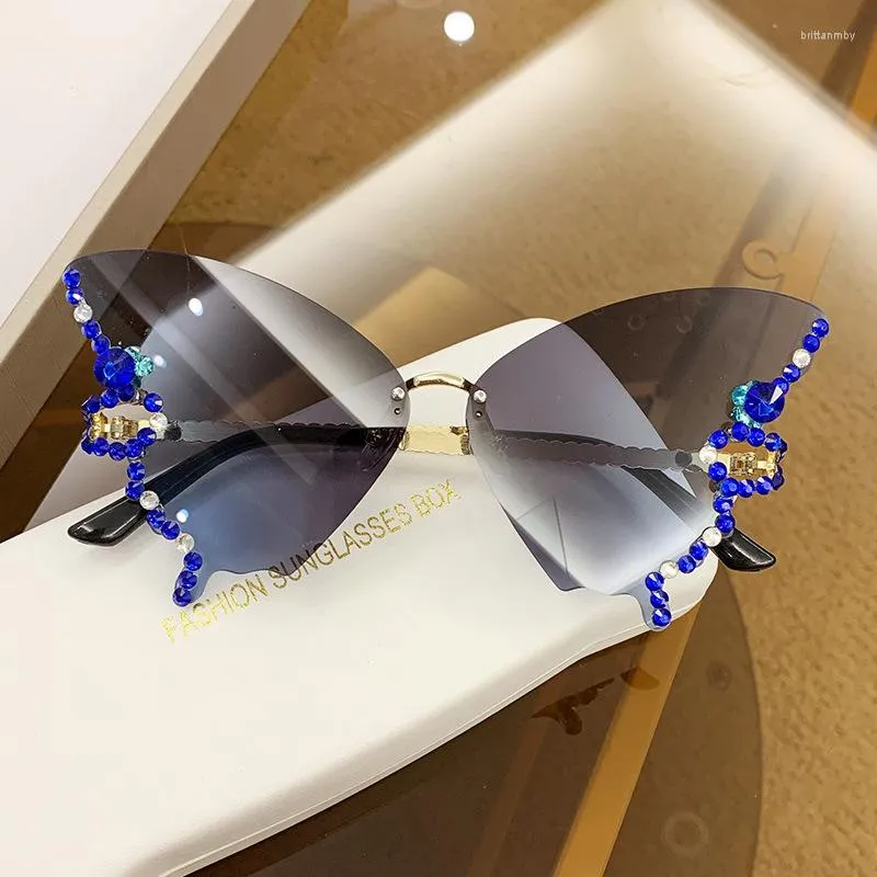 Okulary przeciwsłoneczne projekt Diamond Butterfly Vintage Women Sun Eyewear Ladies Uv400 Retro Hip Hop Cool Gafas de Sol