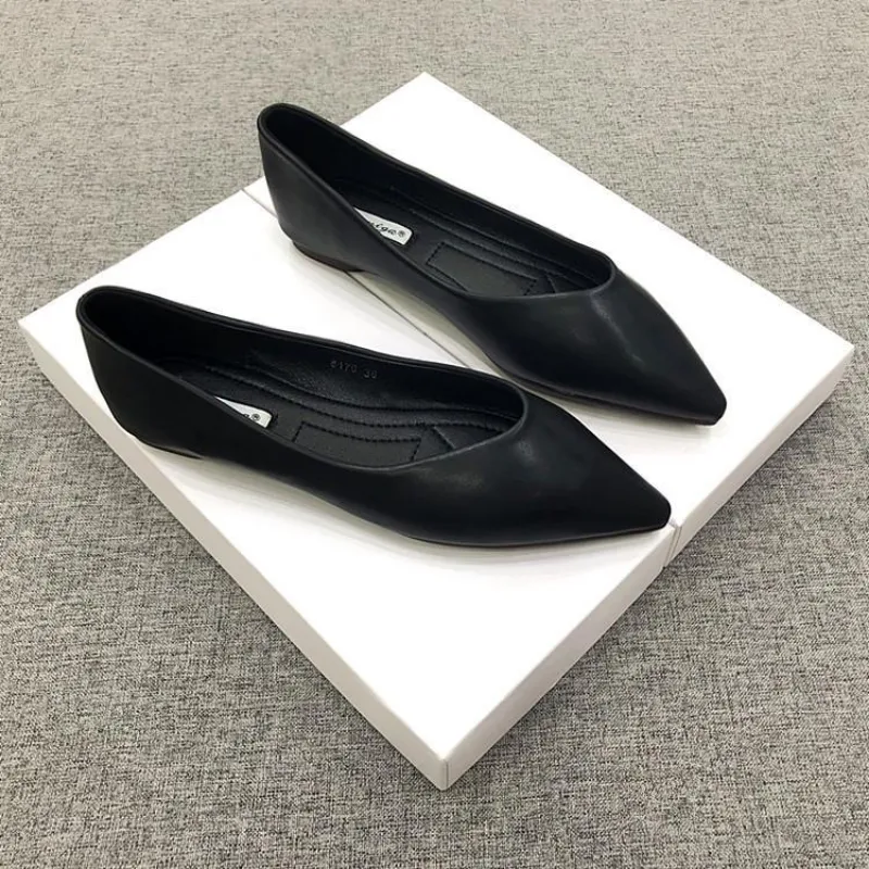 Professional black cheap flats
