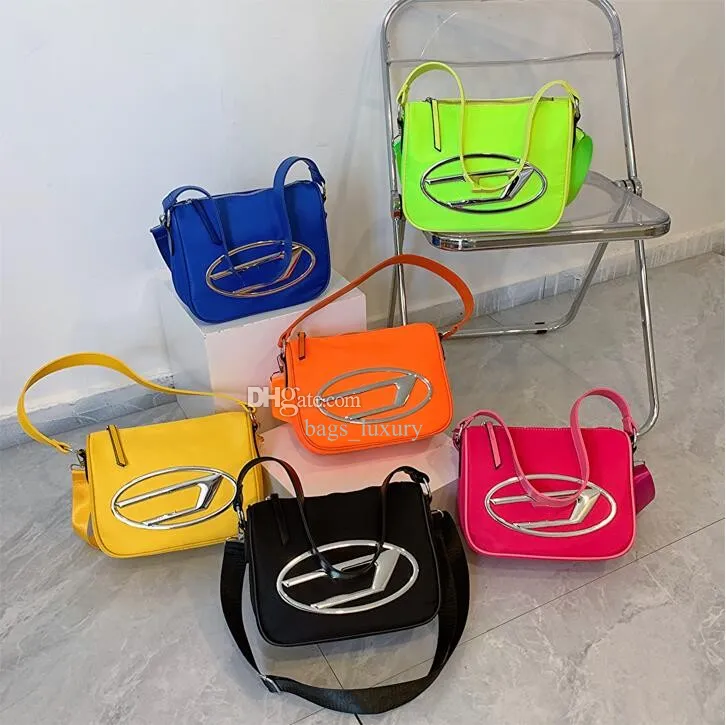 String Hobo gewebte Designer-Tasche, Umhängetasche, Achseltasche, leichte Sommer-Strandtasche, Tragetaschen, Damen-Handtaschen, luxuriöse Strandtaschen, Segeltuch, klassische Pailletten-Geldbörse