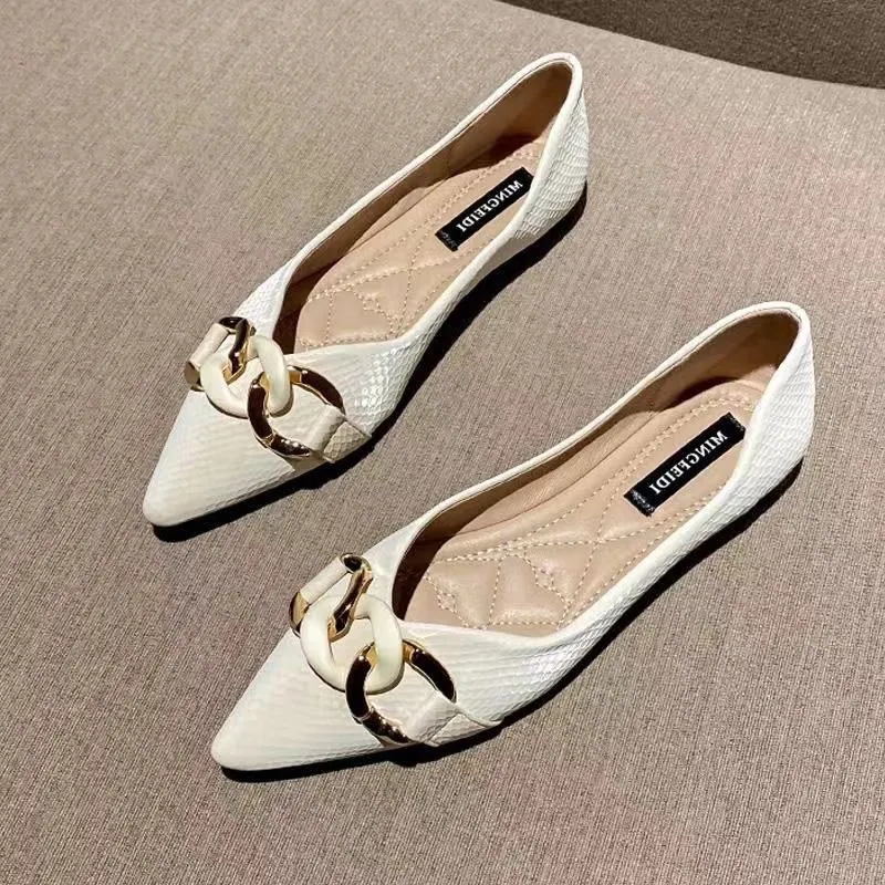 Pointed Shoes Women Spring 2023 New Joker Flat Metal Chain Design Elegant Commuter Style White-collar Casual Womens Shoes.