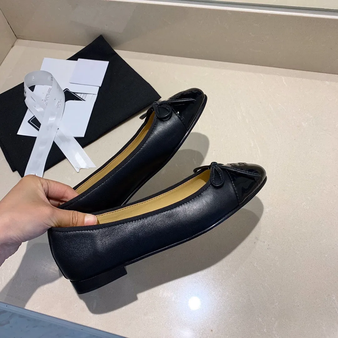 فستان أحذية باليه فلاتس راقصة الباليه أحذية 100 ٪ من الجلد الحقيقي Lambbskin Cap Toe Ballerina مصمم فاخر Loafer Size 35-42