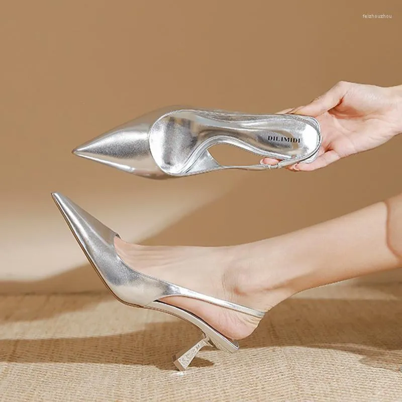 Sandaler lyxiga kvinnor sexiga höga klackar skor spetsiga tå märke pumpar 2023 sommarstilettos slingback tofflor glider