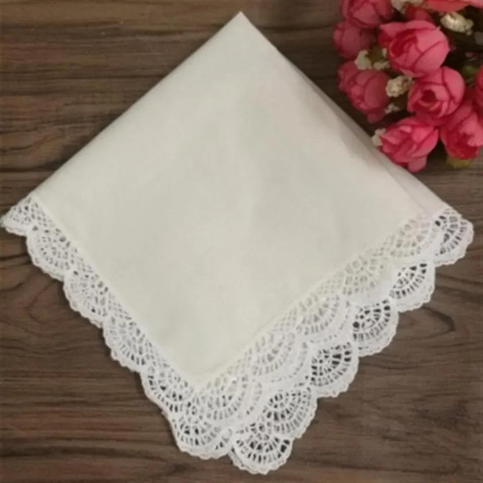 Tekst Home 12pcs Moda ślub ślubny chusteczka ślubna chusteczka z kości słoniowej bawełniana hanko z białymi haftowanymi szydełkowanymi koronkami krawędzi vintage hanky 12 x 218h