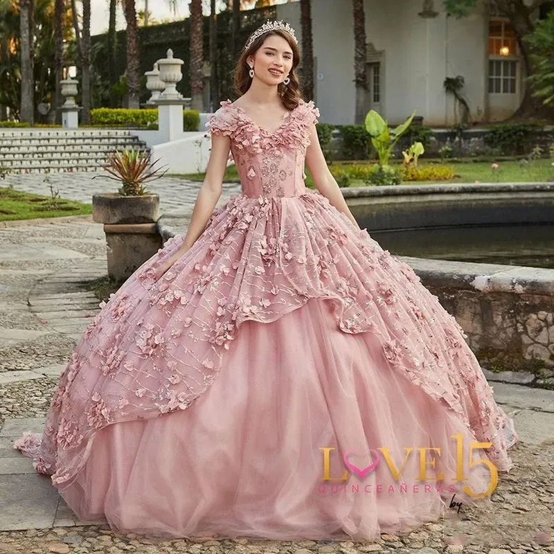 Princess Pink Quinceanera Sukienka Seksowna w dekolcie bez backless z 3D Flower Lace PROM PROMET BATL SUNTS SOIREES FEIRE FEMME