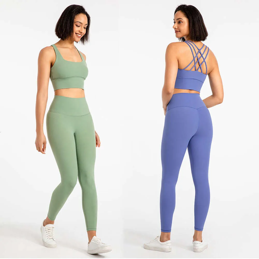 Träningskläder för kvinnor Gymkläder 2 stycken Set Naked Feeling Yoga Set Strappy Sports Summer Bh High midja Sömlösa Leggings Bodybuilding Stretch Racerback