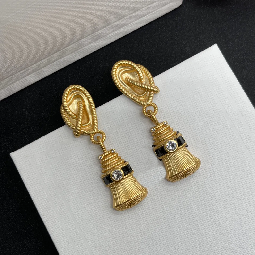 Classic Long Gold Charm Earring Luxury Designer Stud Earrings Elegant Women Jewelry Earrings Gift Couple 18k Gold Plated 925 Silver Hot Brand Accessories