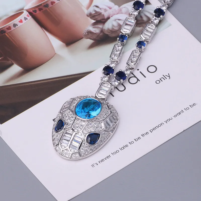 Collier Blue Long Gold Sliver Colliers de luxe Snake Initial Pendants pour femmes Diamond Luxury Designer Jewelry Party Médinage Mère Cadeaux d'anniversaire fille