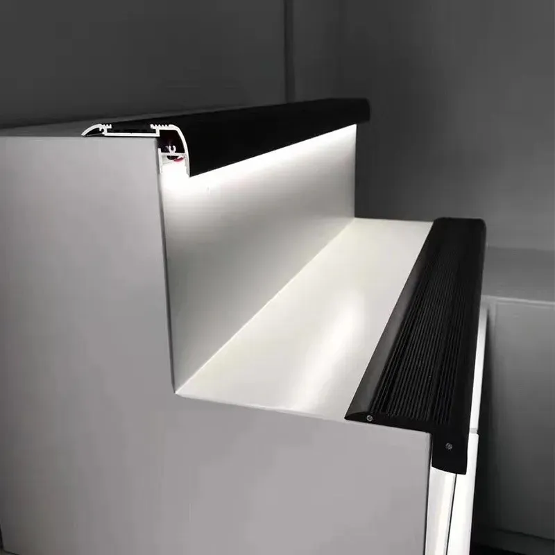 Boîtier lumineux pour barre lumineuse, 1 m/pièce, prix de gros, profilés LED en aluminium pour escaliers avec caoutchoucs antidérapants sur le dessus du profilé en aluminium
