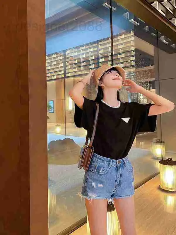 女性用Tシャツデザイナー春/夏の新しいレターコントラスト3D三角装飾緩い空気層TシャツJ2yy