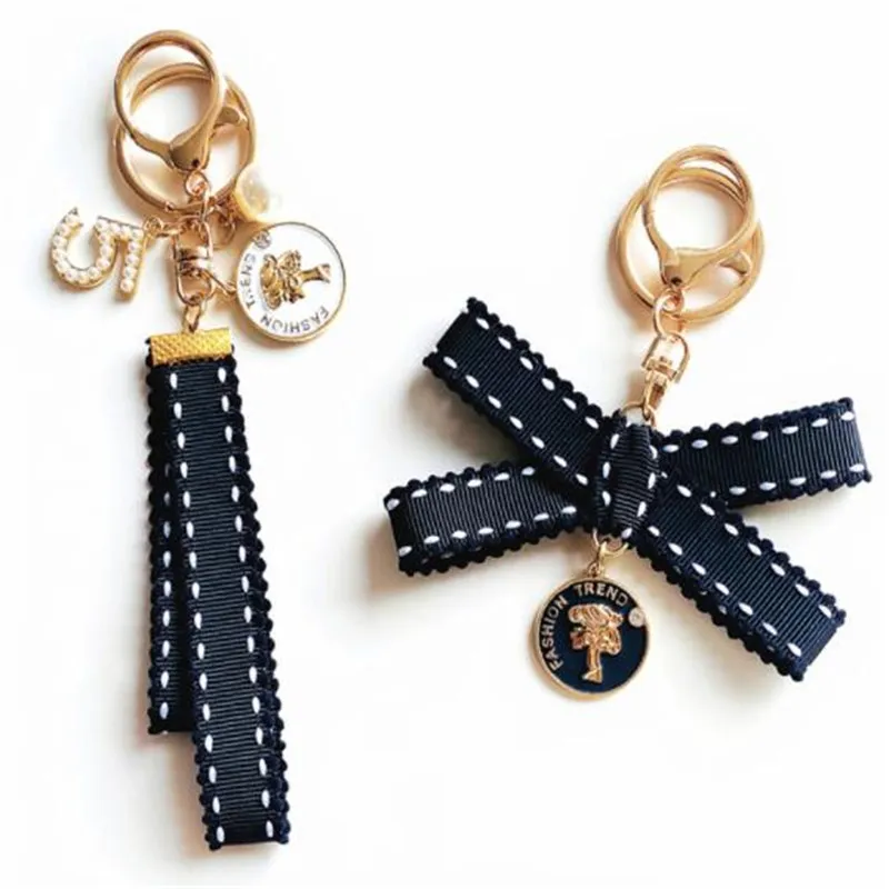 Fashion Accessories Luxury Designers Pearl Handmade Keychains Women Lovers Couple Bags Cars Key Chains Lanyards