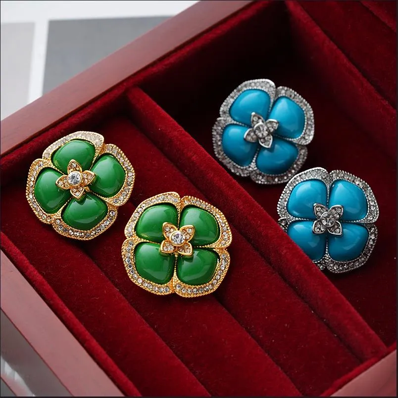 French 3D Flower Earrings Kvinnor Retro Luxury Spring New Zircon Harts Ear Studs E383