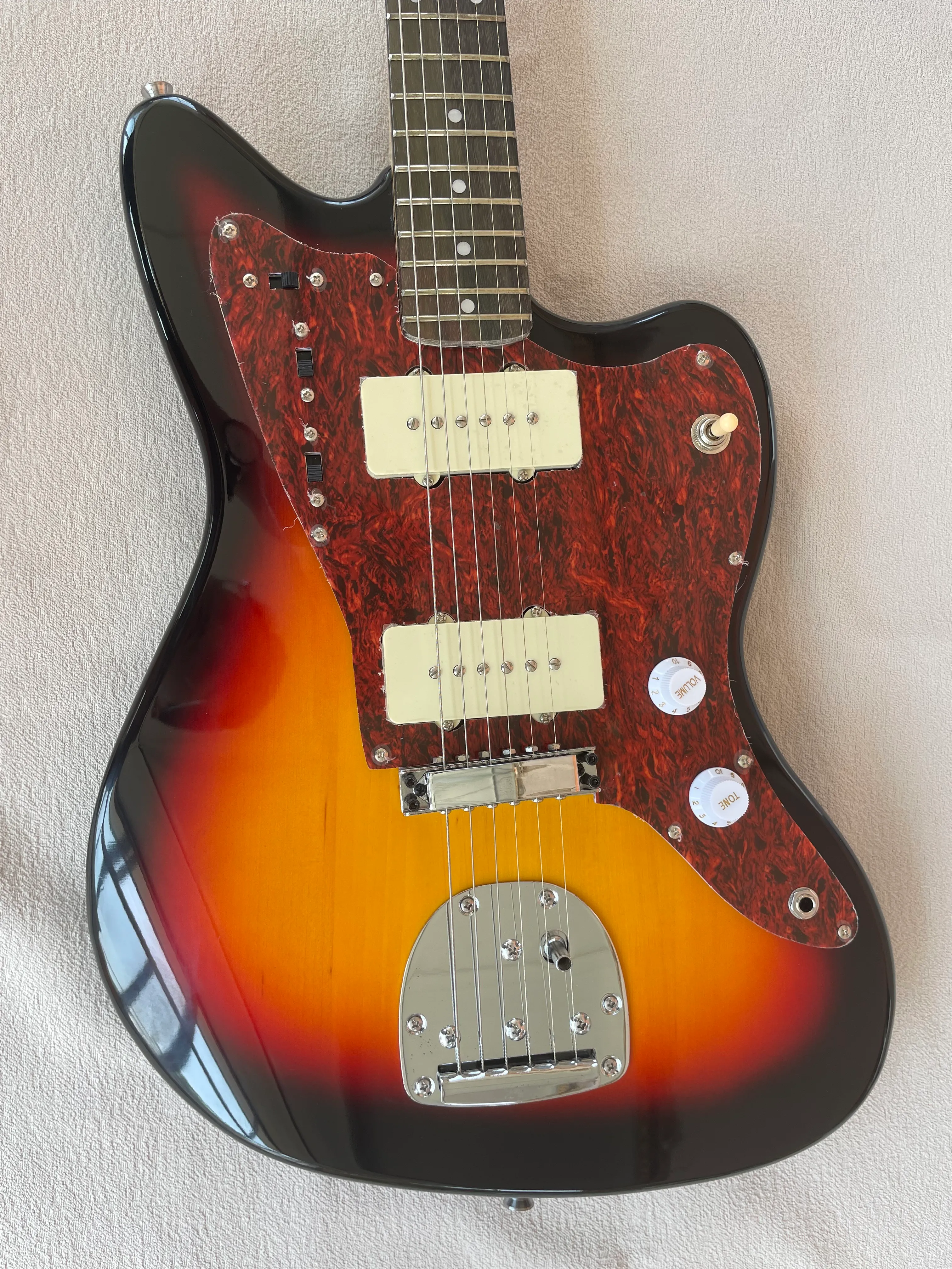 Hoge kwaliteit 2001 Vintage '62 heruitgave Avri Jazzmaster elektrische gitaar, snelle verzending