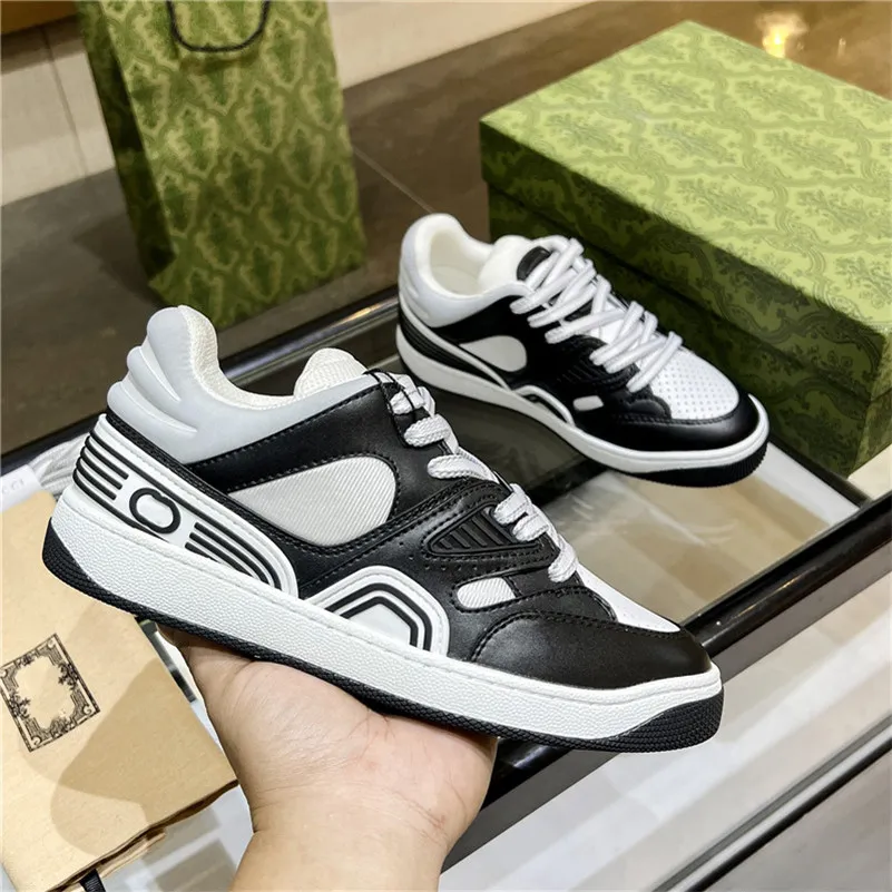 Designer Luxury Men's Men's Black White en cuir noir de panier de logo Sneako Chaussures Sneakon Casual Shoe Sneaker Top With Box