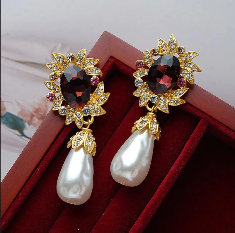 Nouvelle perle cristal pendentif boucles d'oreilles femmes élément de tempérament rétro luxueux diamant fleur clous d'oreilles E3888