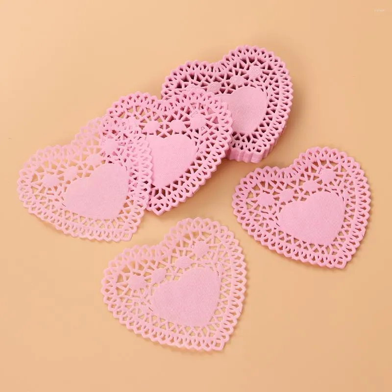 Masa Peçeti 250pcs Kalp Doilies Hollow Love Placemats Petrol Düzeltısı Kağıt Kek Paspasları Düğün 4 inç