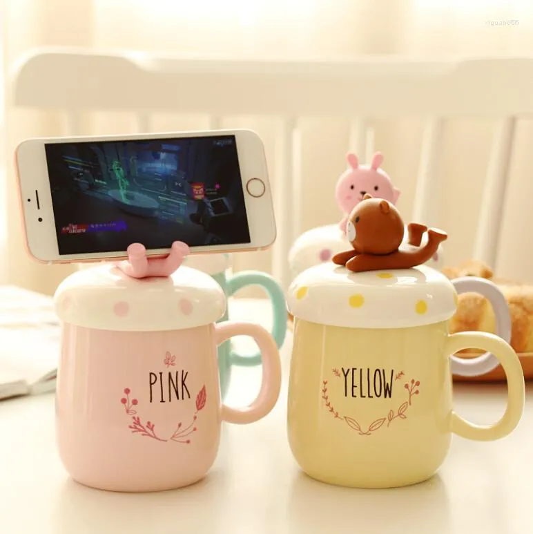 Tazas de cerámica de dibujos animados bonitos de Corea del Sur con tapa, cuchara, pareja de oficina, taza de café, bebida creativa para el vientre