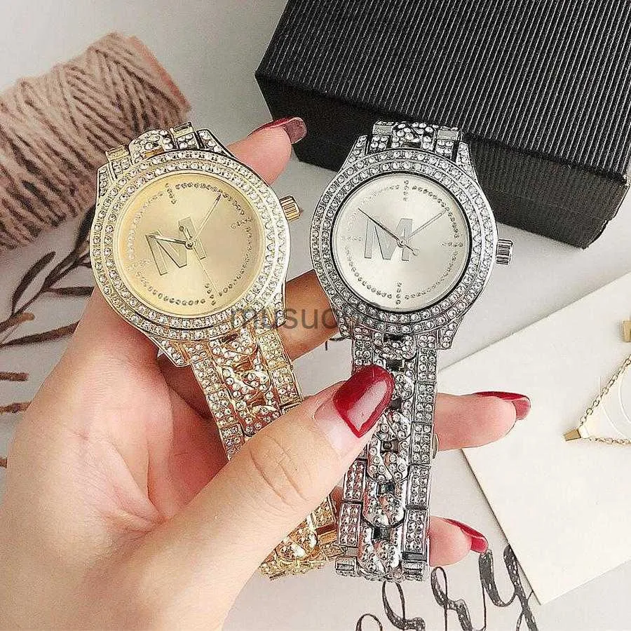 Autres montres Montres de marque Femmes Lady Girl Diamond Crystal Big Letters Style Metal Steel Band Quartz Montre-bracelet joli cadeau durable grâce de haute qualité J230606