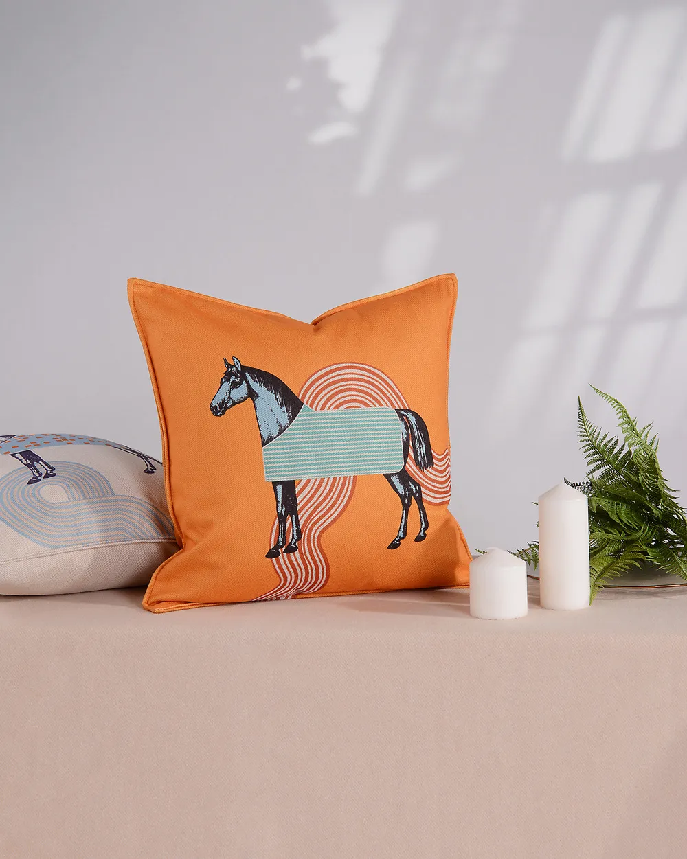 Luxury Embroidered Pattern carriage Signage Horse soft velvet material Pillow Case Cushion Cover Family Fabric Decoration Pillow cushion cover 2023070912