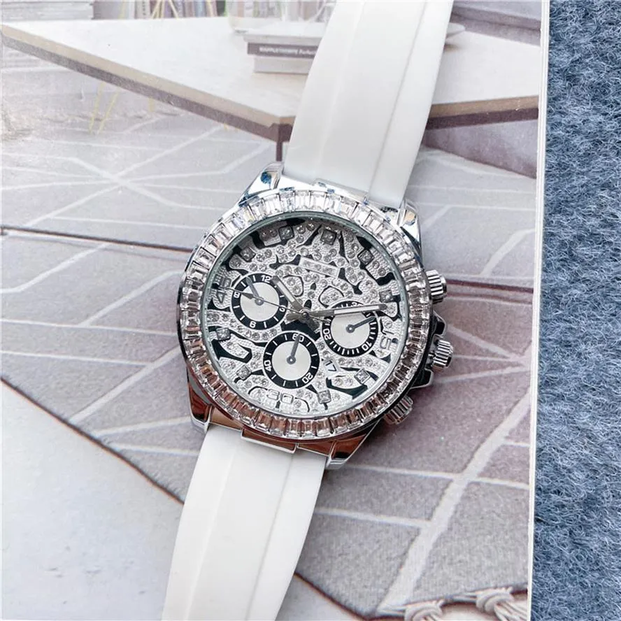 Marque Montres Hommes Femmes Léopard Cristal Diamant Style Bracelet En Caoutchouc Quartz Montre-Bracelet X1842020