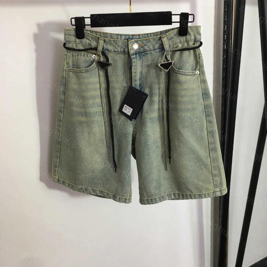 23ss Womens Designer Clothing Womens Shorts Alphabet Triangle Label Chain Belt Washed Made Old Five Cent Denim Shorts High Quality Women Clothes