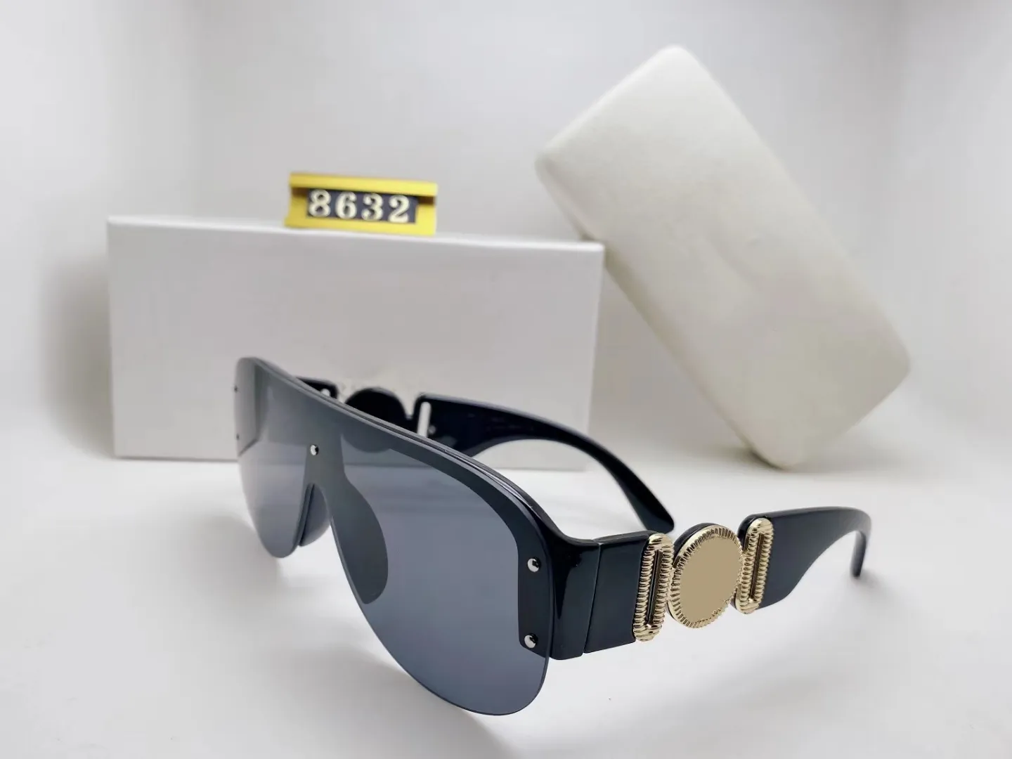 Óculos de sol para homens e mulheres Estilo de verão Anti-Ultravioleta Retro Shield Lente Placa Oval Moldura completa Óculos de moda Caixa aleatória
