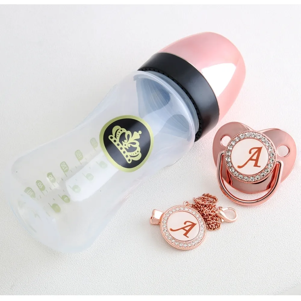 Babyflaskor# 240 ml Rose Gold Baby Bottle and Pacifier Set With Chain Clip 26 Letters Bling Pacifier Kit BPA Free 230606