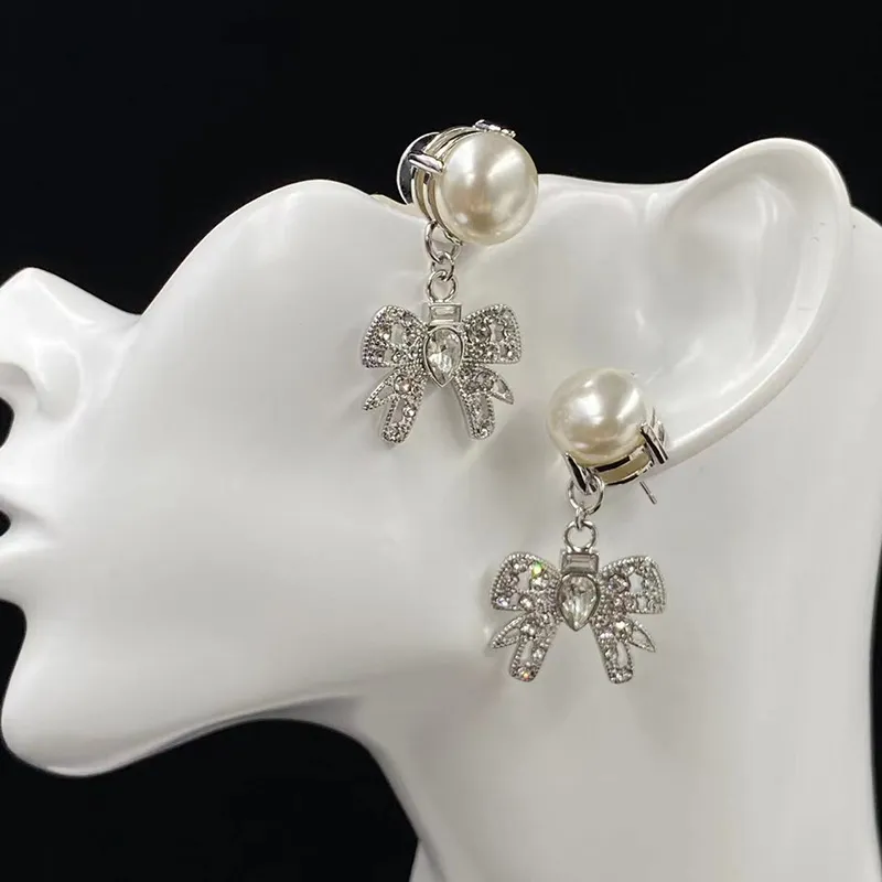 New Womens Jewelry Set di tre pezzi bracciali Earstuds Collar Chain Moda bracciale collana orecchini designer per donna D2306066S