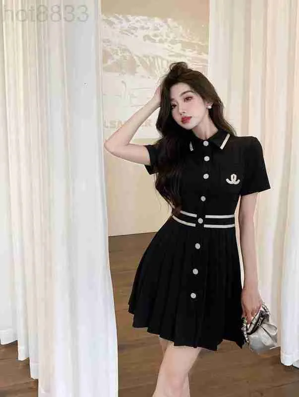 Basic & Casual Dresses Designer Fashion Dress 2023 New Polo Collar Contrast Waist Fold Show Thin Short Skirt 25KS