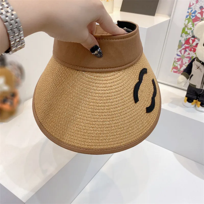 Diseñador de sol para mujeres Hombres Visortop Sombreros vacíos Cubo para hombre Gorra con visera al aire libre Sombrero de paja de verano Pliegues Gorras de playa