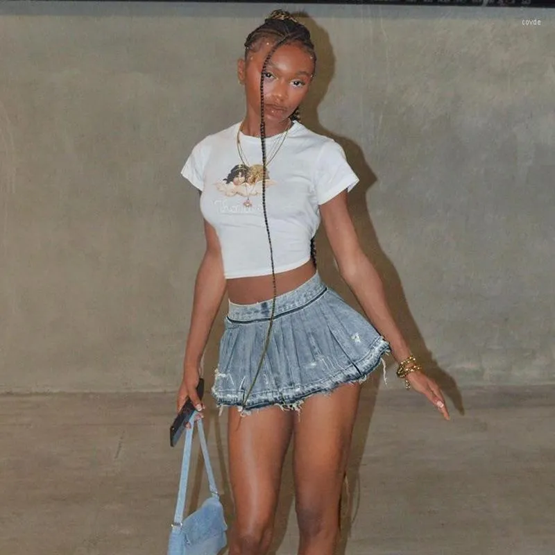 Distressed denim mini skirt outfit hot sale