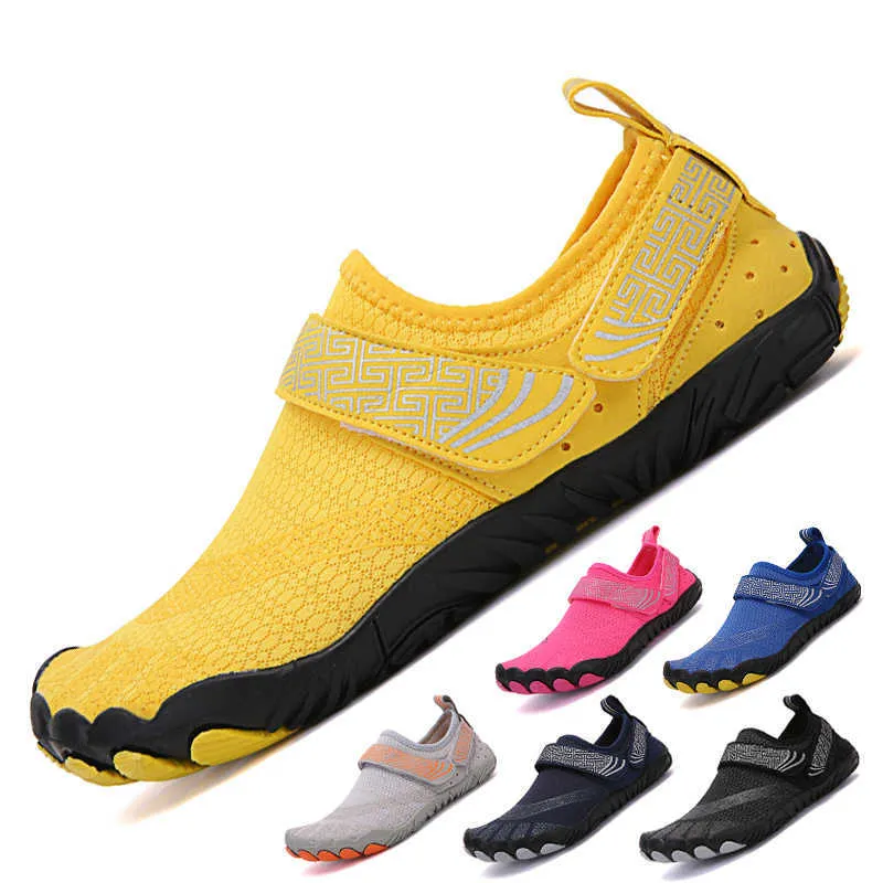 Scarpe da acqua Genitori e bambini indoor multiuso Asciugatura rapida Gioco da spiaggia Aqua donna yoga per uomo scarpe sportive accovacciate 28-46 P230605