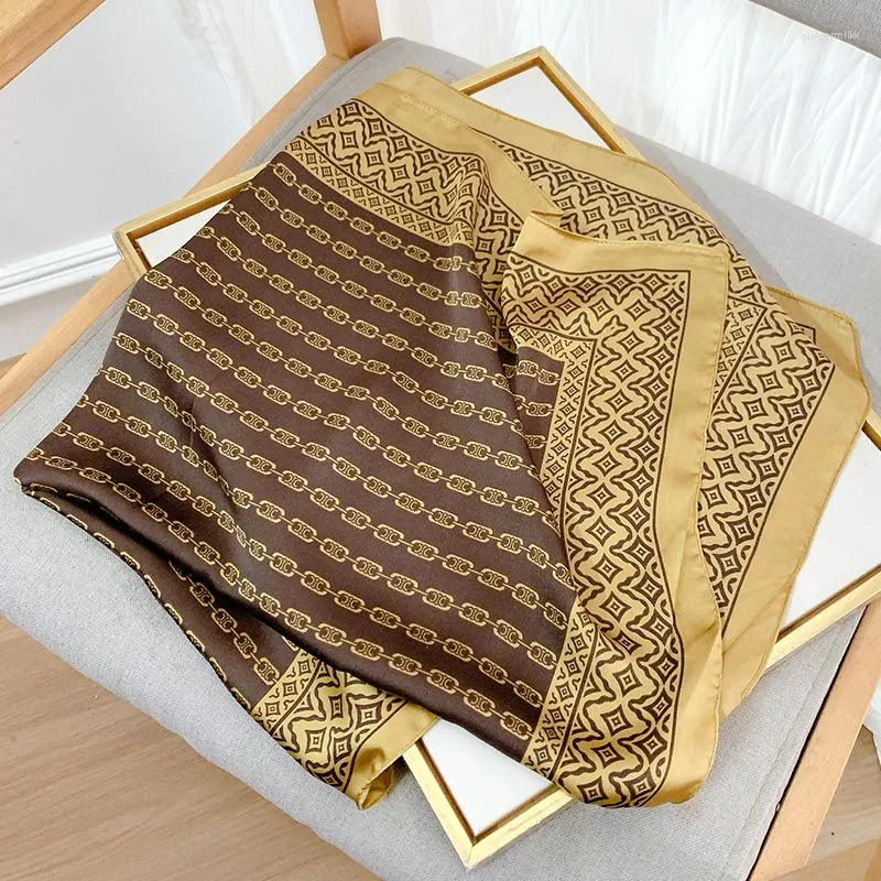 مصمم ووشاح الإكسسوارات SCARVES 2024 NEW Four Seasons Square Travel Small Kerchief Fashion Beach 70x70cm Silk Scarf Luxury Print Sunscreen HeadCloth