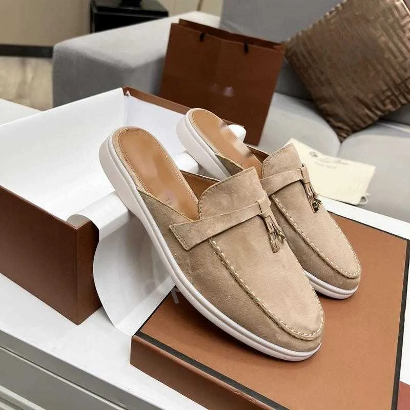 Designer Sandaler Summer Charms Walk Shoes Plate-Forme Loafers Sneakers Luxury Italy Scarpe Men Women Plat Round Trainers Buckle Flatel Shoe