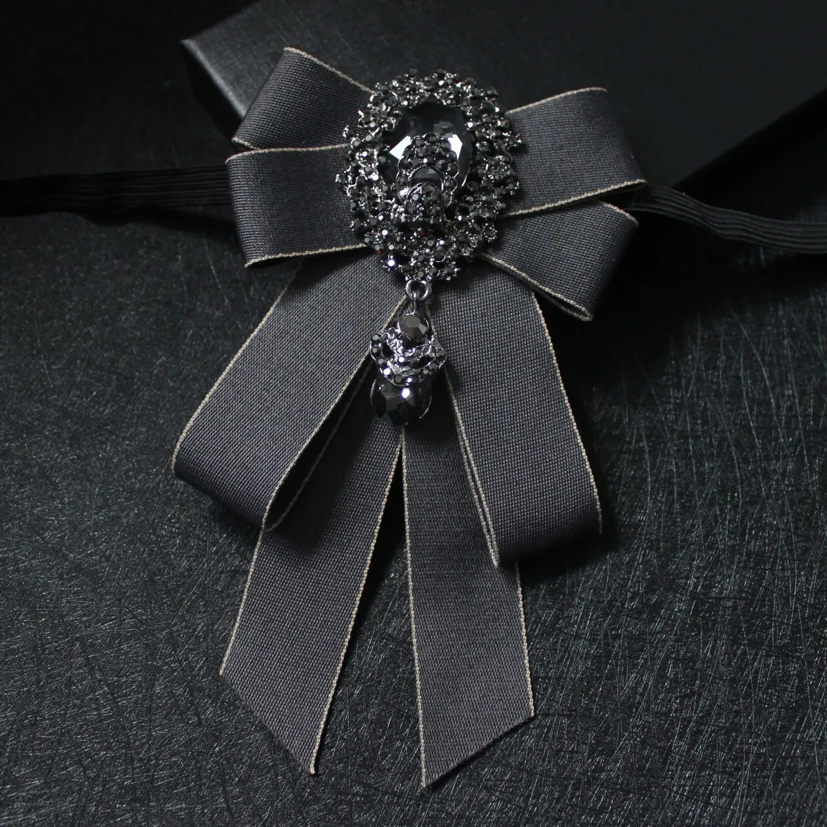 Szyję Brytyjczycy Brytyjczycy Kobiety jedwabna satynowa wstążka krawat krawa luksusowy luksusowy krawat Business Wedding Party Crystal Bowtie 230605